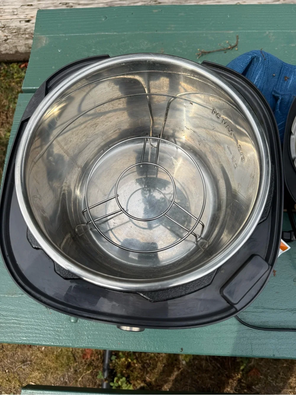 Pampered Chef Quick Electric Pressure Cooker in Dark Gray and Silver